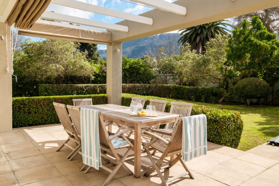 To Let 4 Bedroom Property for Rent in Constantia Western Cape